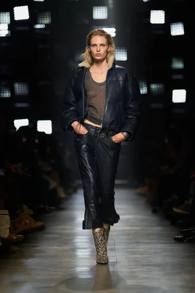 Look 37